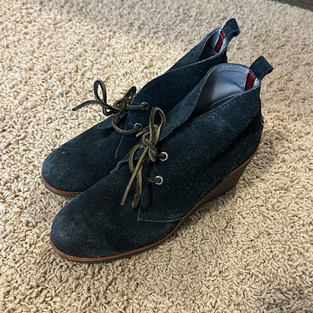 Toms wedges